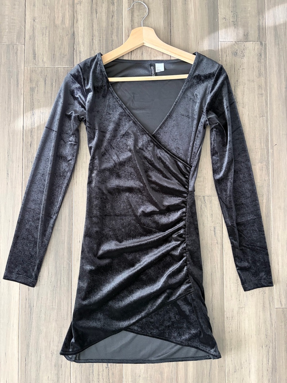 Homecoming hoco black velvet mini dress - like new - size 4.